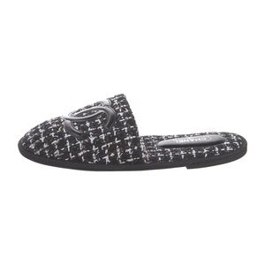 CHANEL interlocking Black and White Tweed Women's Mule